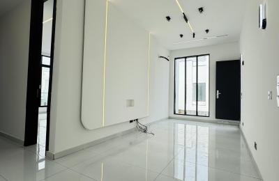 5 bedroom fully detached duplex