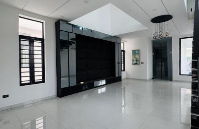 5 bedroom fully detached duplex