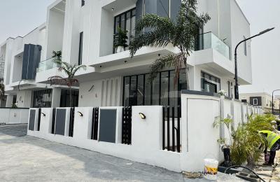 5 bedroom fully detached duplex