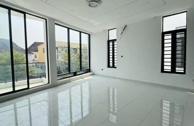 5 bedroom fully detached duplex
