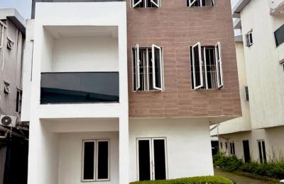 5 Bedroom Fully Detached Duplex