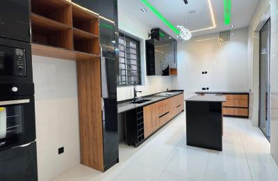 5 bedroom fully detached