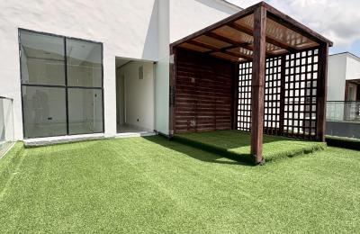 6 Bedroom Fully Detached Duplex