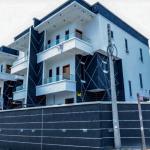 5 bedroom semi-detached duplex