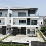 5 Bedroom Fully Detached Duplex