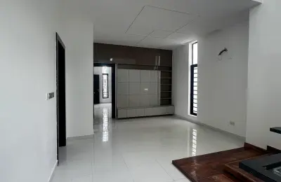 6 Bedroom Fully Detached Duplex