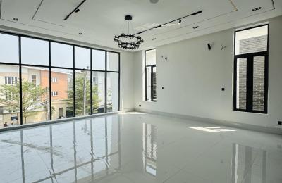5 Bedroom Fully Detached Duplex