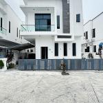 4 bedroom detached duplex