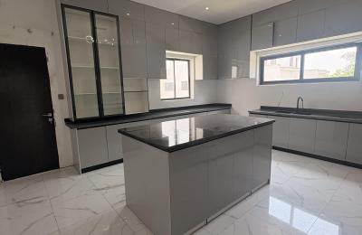 5 Bedroom Fully Detached Duplex