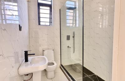 6 Bedroom Fully Detached Duplex