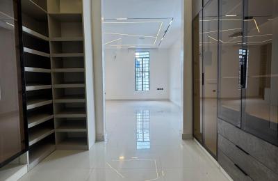 5 Bedroom Fully Detached Duplex