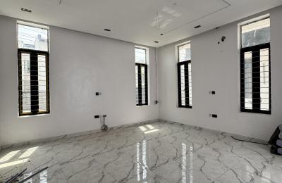 4 Bedroom Terrace