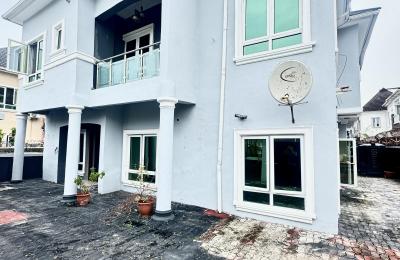 5 Bedroom Fully Detached Duplex