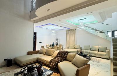 5 Bedroom Fully Detached Duplex