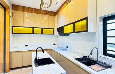 4 bedroom fully detached duplex