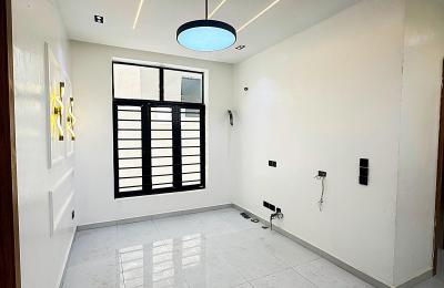 4 bedroom fully detached duplex