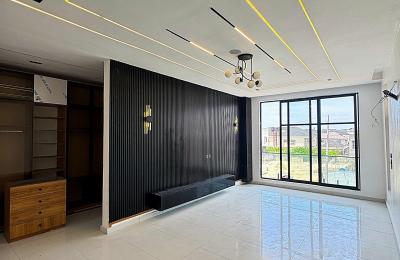 4 bedroom fully detached duplex