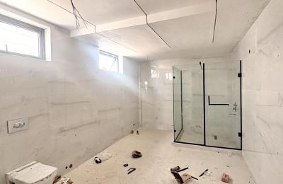 5 Bedroom Fully Detached Duplex