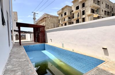 6 Bedroom Fully Detached Duplex
