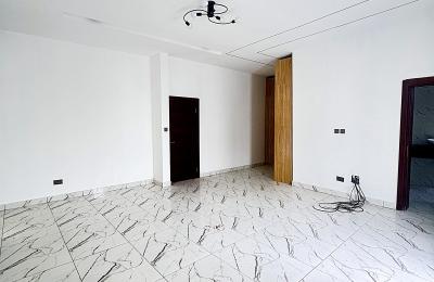 4 bedroom detached duplex