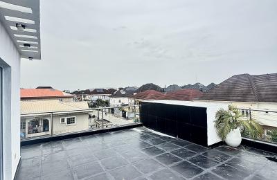 5 bedroom detached duplex