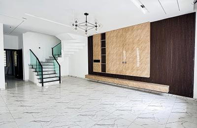 4 bedroom detached duplex
