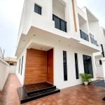 5 Bedroom Fully Detached Duplex