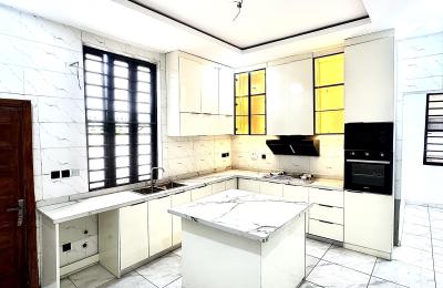 5 Bedroom Fully Detached Duplex