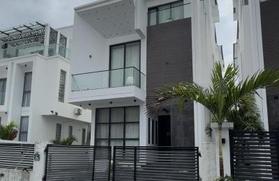 5 Bedroom Fully Detached Duplex