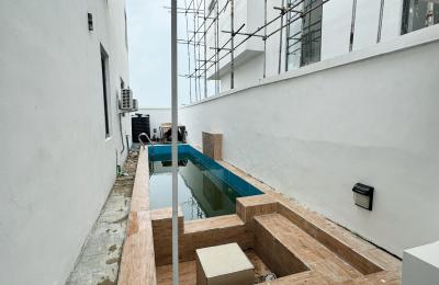 5 Bedroom Fully Detached Duplex