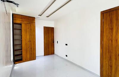 4 bedroom fully detached duplex