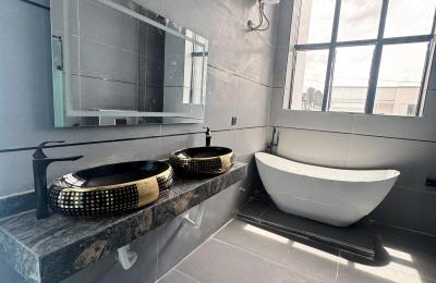 5 Bedroom Fully Detached Duplex