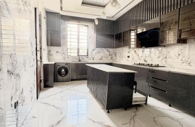 6 Bedroom Fully Detached Duplex