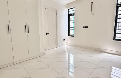 6 Bedroom Fully Detached Duplex