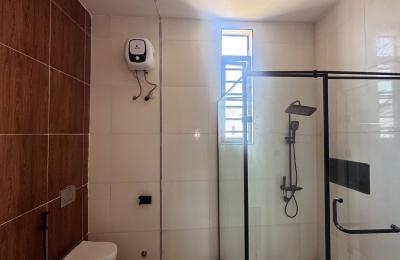 5 BEDROOM DETACHED DUPLEX WITH A SWIMMING POOL