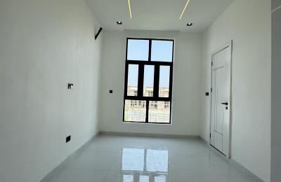 5 BEDROOM DETACHED DUPLEX WITH A SWIMMING POOL