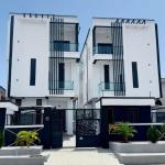 6 BEDROOM DETACHED DUPLEX WITH A SWIMMING POOL