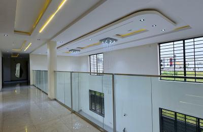 5 BEDROOM DETACHED DUPLEX WITH A SWIMMING POOL