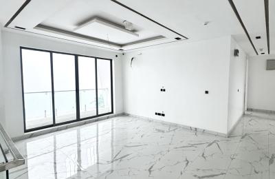 5 BEDROOM DETACHED DUPLEX WITH A SWIMMING POOL