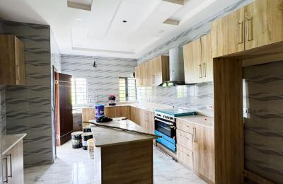 5 BEDROOM DETACHED DUPLEX