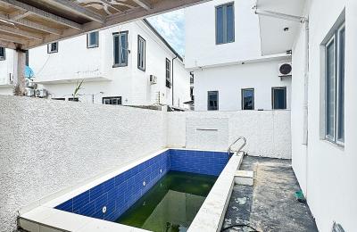 5 BEDROOM DETACHED DUPLEX WITH A SWIMMING POOL