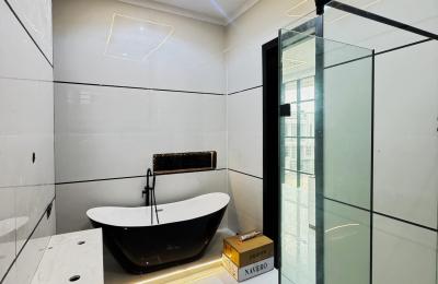 5 BEDROOM DETACHED DUPLEX WITH A SWIMMING POOL