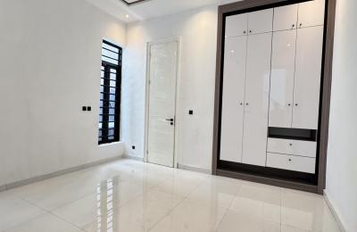5 BEDROOM DETACHED DUPLEX