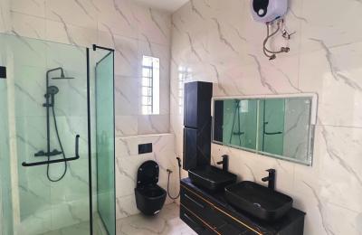 4 BEDROOM FULLY DETACHED DUPLEX