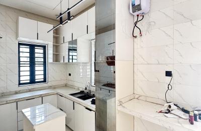 4 BEDROOM DETACHED DUPLEX WITH SWIMMING POOL