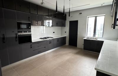 5 BEDROOM SEMI DETACHED DUPLEX