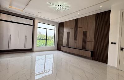 5 BEDROOM DETACHED DUPLEX