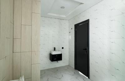 5 BEDROOM DETACHED DUPLEX WITH A SWIMMING POOL
