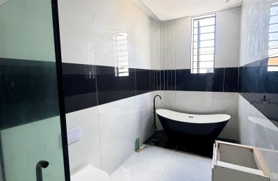 4 BEDROOM DETACHED DUPLEX FOR SALE