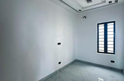 4 BEDROOM FULLY DETACHED DUPLEX